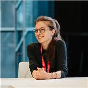 Laureata in fisica teorica impartisce lezioni di fisica e/o matematica per tutti i livelli universitari e scolastici